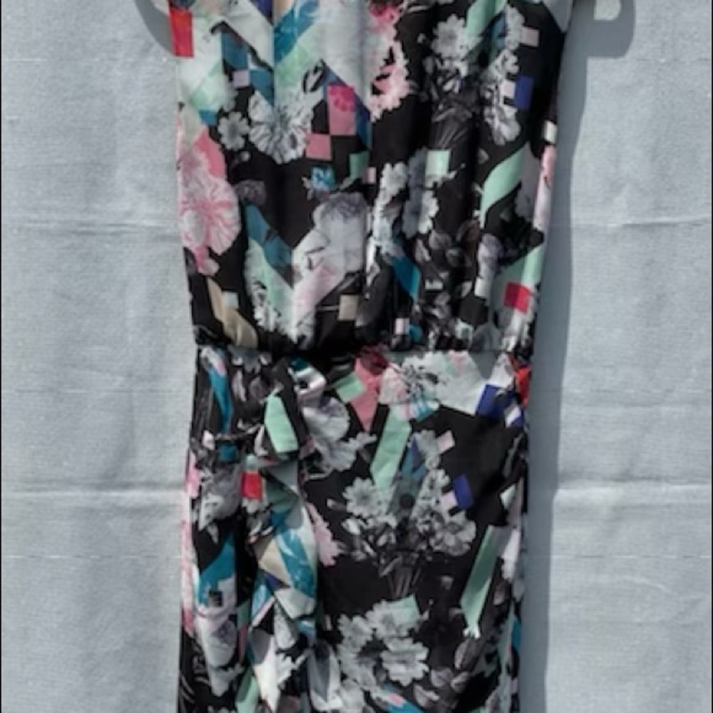 Dress - Picture 2 of 8